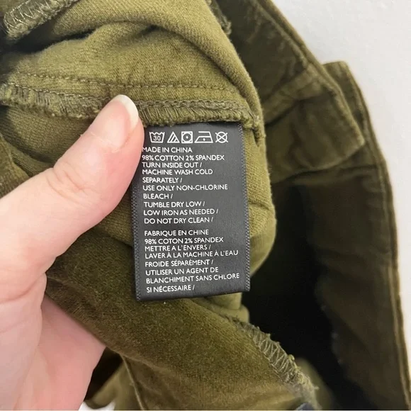 BDG Dark Green Mini Skirt. Size S-P - Picture 5 of 7